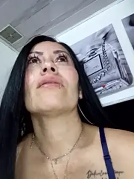 Snapshot of Tania_mature chatting on April 28, 2026, 5:39 pm Tania mature online show from April 28, 2026, 5:39 pm