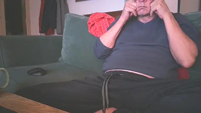 Snapshot of GorgeousMarketer chatting on October 12, 2025, 4:47 am GorgeousMarketer online show from October 12, 2025, 4:47 am