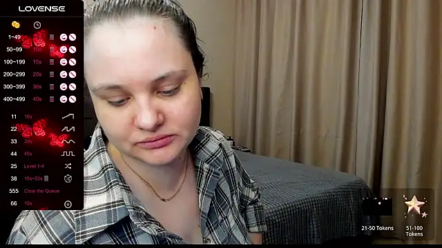 Snapshot of AlanaBrox chatting on November 24, 2025, 2:39 pm AlanaBrox online show from November 24, 2025, 2:39 pm