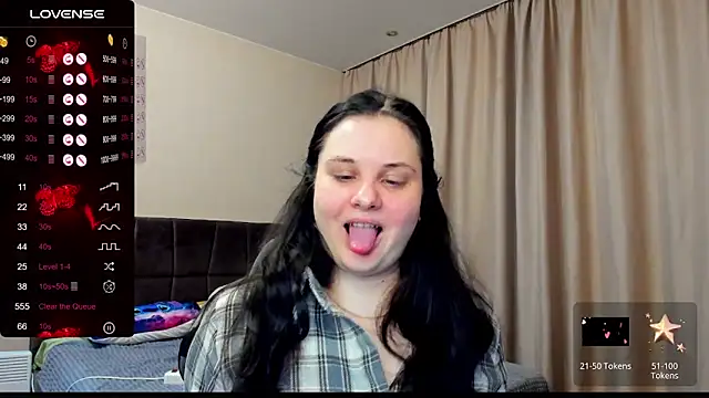 Snapshot of AlanaBrox chatting on November 6, 2025, 7:40 pm AlanaBrox online show from November 6, 2025, 7:40 pm