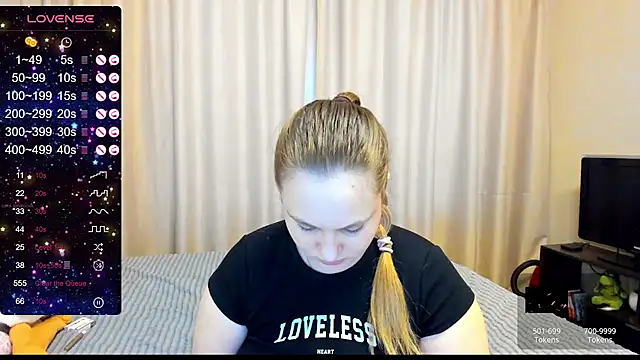 Snapshot of AlanaBrox chatting on February 13, 2025, 12:21 pm AlanaBrox online show from February 13, 2025, 12:21 pm