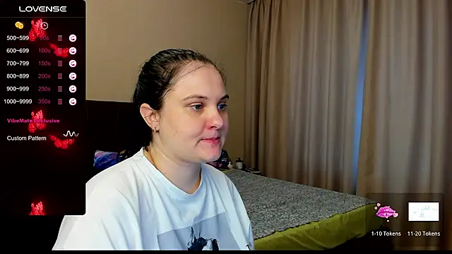 Snapshot of AlanaBrox chatting on October 28, 2025, 9:08 am AlanaBrox online show from October 28, 2025, 9:08 am