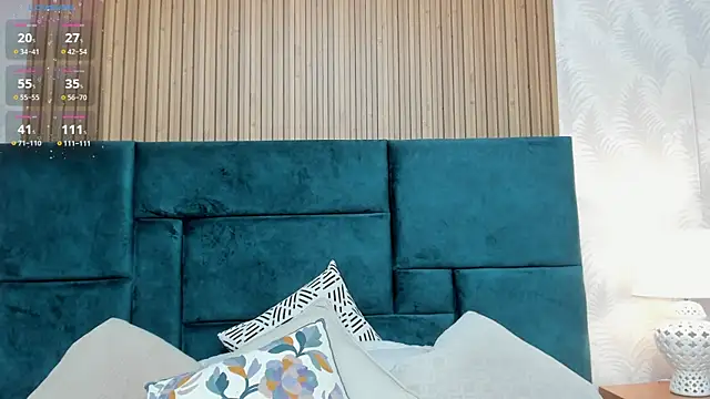 Snapshot of Kareena_chopra chatting on December 20, 2025, 12:41 pm Kareena chopra online show from December 20, 2025, 12:41 pm