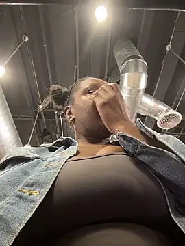 Snapshot of TilaTotti chatting on February 20, 2026, 3:36 am TilaTotti online show from February 20, 2026, 3:36 am