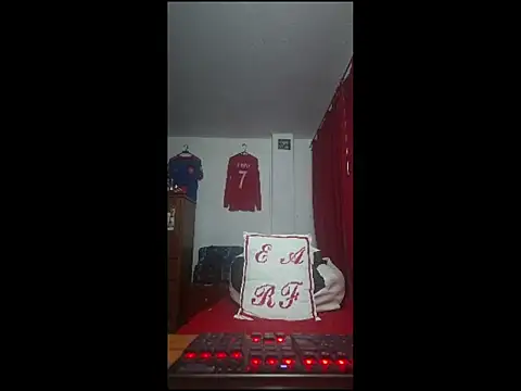 ALBEIROFOOTBALL1992 online show from May 17, 2026, 5:07 am