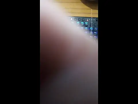 Snapshot of ALBEIROFOOTBALL1992 chatting on November 16, 2025, 5:01 am ALBEIROFOOTBALL1992 online show from November 16, 2025, 5:01 am