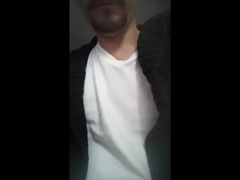 Snapshot of ALBEIROFOOTBALL1992 chatting on November 9, 2025, 5:00 am ALBEIROFOOTBALL1992 online show from November 9, 2025, 5:00 am