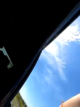 DoriDeluxe66 online show from October 4, 2025, 11:45 am