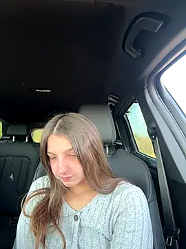 DoriDeluxe66 online show from October 16, 2025, 8:44 am