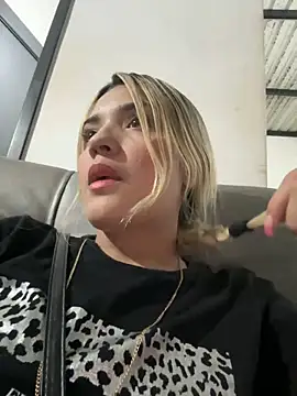 Snapshot of Sarita-candy chatting on February 22, 2025, 12:49 am Sarita-candy online show from February 22, 2025, 12:49 am