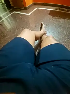 Snapshot of Stripkomal chatting on February 12, 2026, 4:40 pm Stripkomal online show from February 12, 2026, 4:40 pm