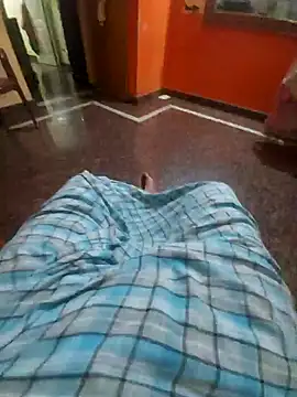 Snapshot of Stripkomal chatting on November 5, 2025, 4:32 pm Stripkomal online show from November 5, 2025, 4:32 pm