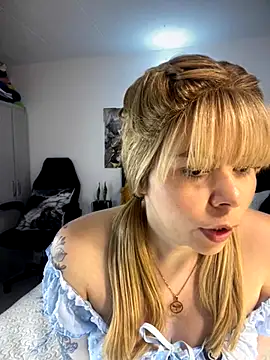 carolina16love online show from November 21, 2025, 10:09 pm