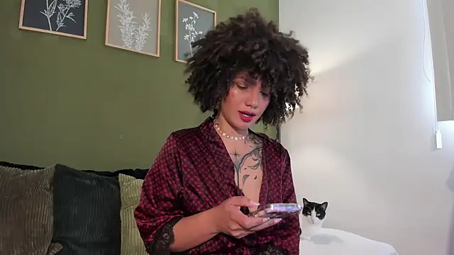 Snapshot of karlye_5 chatting on September 16, 2025, 2:29 pm karlye 5 online show from September 16, 2025, 2:29 pm