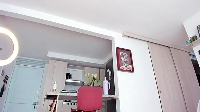 Snapshot of karlye_5 chatting on March 21, 2025, 5:34 pm karlye 5 online show from March 21, 2025, 5:34 pm