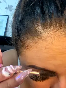 Snapshot of Emiily_W chatting on December 3, 2025, 10:25 am Emiily W online show from December 3, 2025, 10:25 am