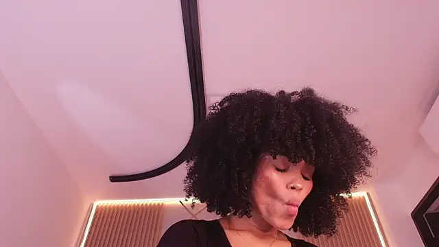 Snapshot of naia_blessed chatting on February 27, 2026, 7:14 pm naia blessed online show from February 27, 2026, 7:14 pm