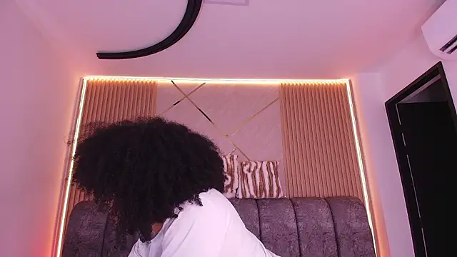 Snapshot of naia_blessed chatting on February 19, 2026, 7:11 pm naia blessed online show from February 19, 2026, 7:11 pm