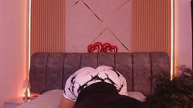 Snapshot of naia_blessed chatting on February 25, 2026, 7:14 pm naia blessed online show from February 25, 2026, 7:14 pm