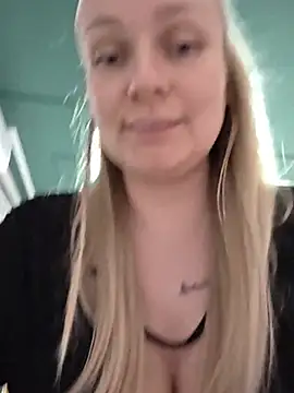 Bondgirl 013 online show from May 30, 2026, 6:24 pm