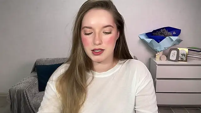 EvaMaddison online show from November 14, 2025, 6:22 pm