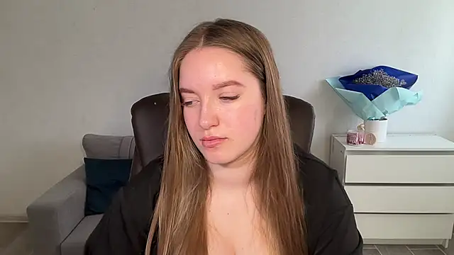 Snapshot of EvaMaddison chatting on May 19, 2026, 6:31 am EvaMaddison online show from May 19, 2026, 6:31 am