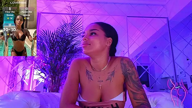 KimiBrown online show from November 28, 2025, 6:02 am