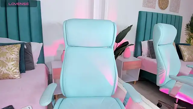 Snapshot of amy-thomson1 chatting on October 31, 2025, 12:13 pm amy-thomson1 online show from October 31, 2025, 12:13 pm