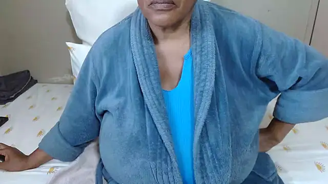 Snapshot of DairyQueen2 chatting on November 12, 2025, 9:13 am DairyQueen2 online show from November 12, 2025, 9:13 am