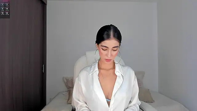 Snapshot of RebeccaBaxter chatting on February 28, 2025, 6:09 pm RebeccaBaxter online show from February 28, 2025, 6:09 pm