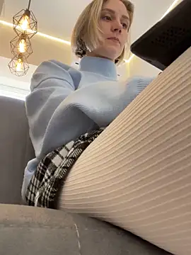 Snapshot of Feral_berry_8133 chatting on January 15, 2025, 7:15 am Feral berry 8133 online show from January 15, 2025, 7:15 am