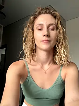 Snapshot of Feral_berry_8133 chatting on September 10, 2025, 12:04 pm Feral berry 8133 online show from September 10, 2025, 12:04 pm