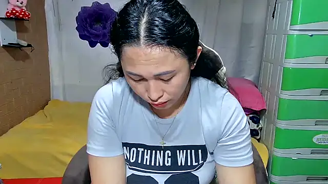 Snapshot of M_e_c_e_l chatting on April 22, 2026, 8:59 pm M e c e l online show from April 22, 2026, 8:59 pm