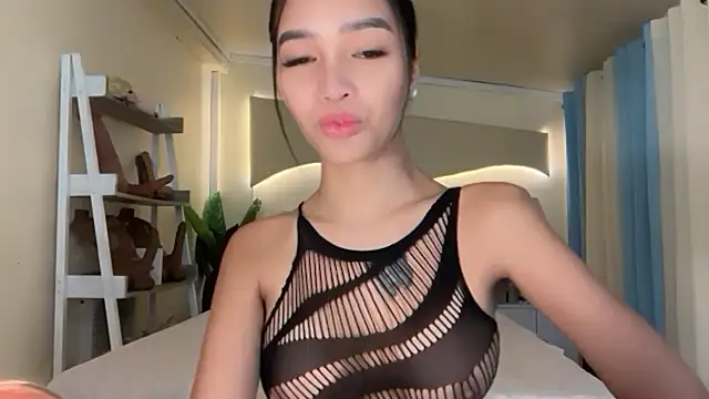  caroline69 online show from November 30, 2025, 2:23 am