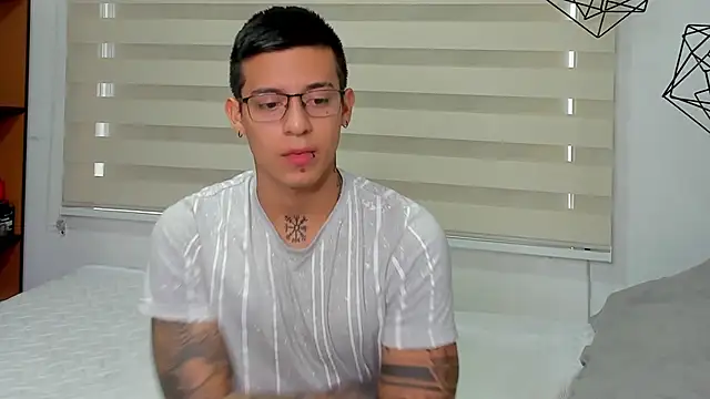 Snapshot of SIXXTOLOVE18 chatting on February 8, 2026, 9:01 pm SIXXTOLOVE18 online show from February 8, 2026, 9:01 pm