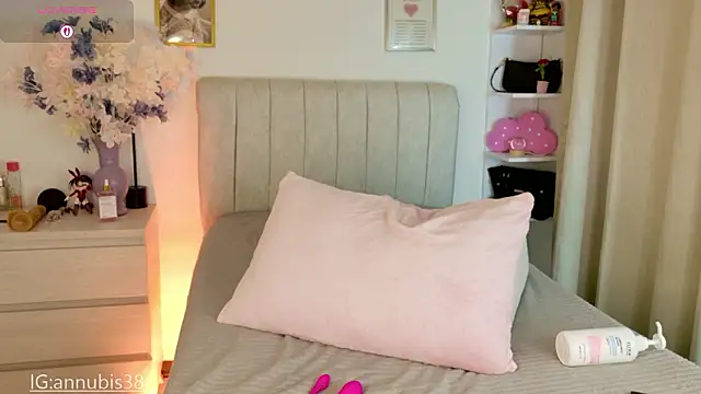 Snapshot of Annubis_lia chatting on March 4, 2026, 7:27 am Annubis lia online show from March 4, 2026, 7:27 am