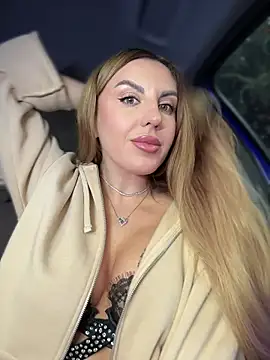 Snapshot of Kalli_Fornia chatting on November 7, 2025, 9:36 am Kalli Fornia online show from November 7, 2025, 9:36 am