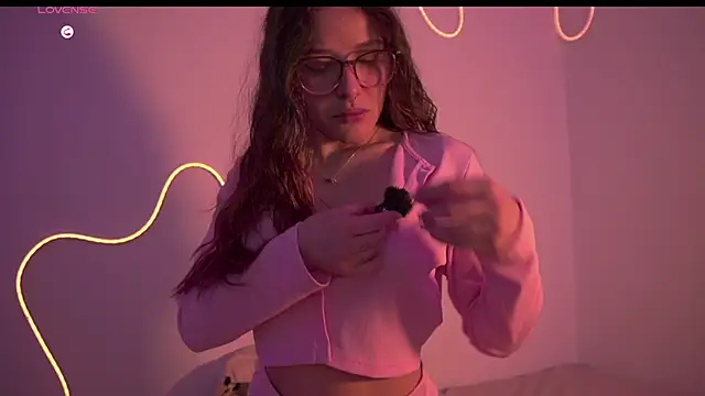 HannaMoom online show from January 7, 2026, 2:55 pm