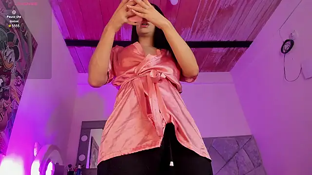 Snapshot of Sweet_Cinthia chatting on November 19, 2025, 10:43 pm Sweet Cinthia online show from November 19, 2025, 10:43 pm