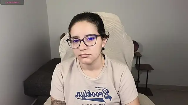 Snapshot of blue__moon_ chatting on October 31, 2025, 4:53 am blue moon online show from October 31, 2025, 4:53 am