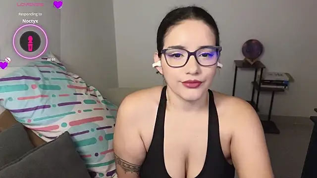 Snapshot of blue__moon_ chatting on March 2, 2026, 5:08 am blue moon online show from March 2, 2026, 5:08 am