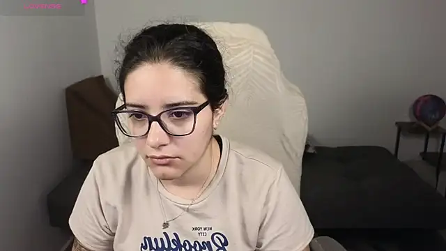 Snapshot of blue__moon_ chatting on November 1, 2025, 3:13 am blue moon online show from November 1, 2025, 3:13 am