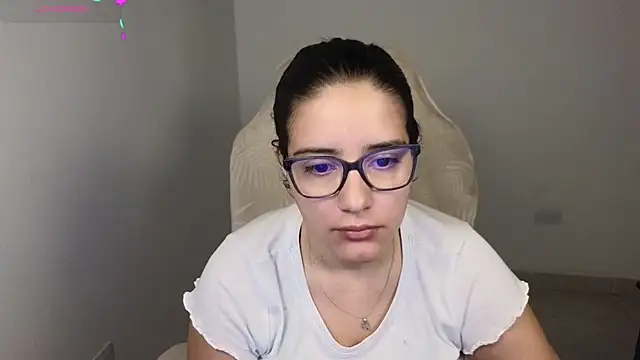 Snapshot of blue__moon_ chatting on November 24, 2025, 1:22 pm blue moon online show from November 24, 2025, 1:22 pm