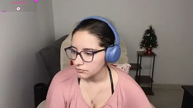 Snapshot of blue__moon_ chatting on December 2, 2025, 12:55 am blue moon online show from December 2, 2025, 12:55 am