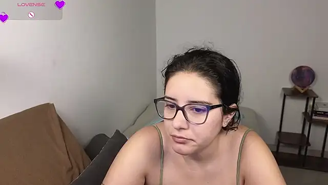 Snapshot of blue__moon_ chatting on February 20, 2026, 3:25 am blue moon online show from February 20, 2026, 3:25 am