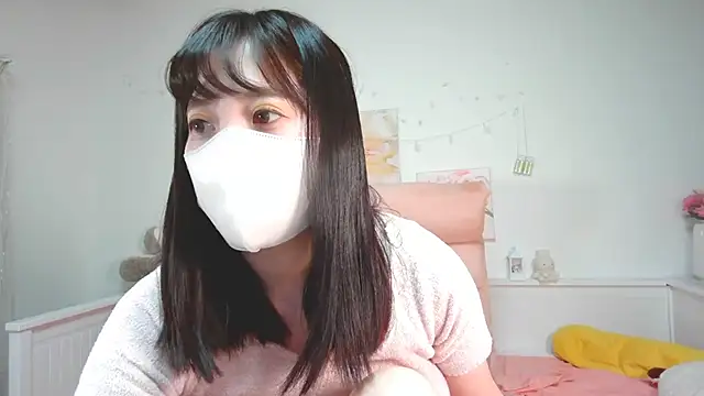 MOMO ROSE online show from December 19, 2024, 11:46 pm