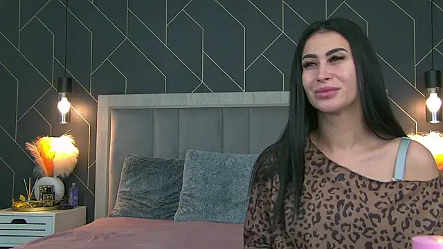 EmyLaveau online show from April 10, 2026, 5:25 am