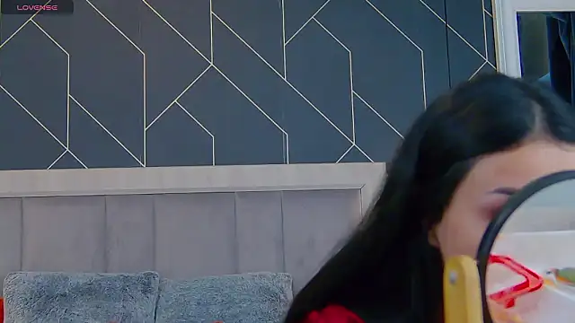 EmyLaveau online show from February 18, 2026, 6:22 am