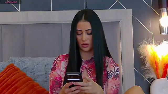 EmyLaveau online show from January 12, 2026, 6:31 am