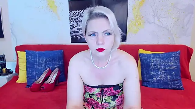 Snapshot of BeautyName chatting on November 27, 2025, 7:14 pm BeautyName online show from November 27, 2025, 7:14 pm